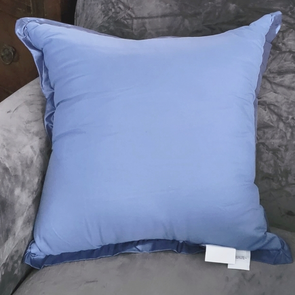 Bundle Martha Stewart Accent Throw Pillows. - Picture 3 of 7